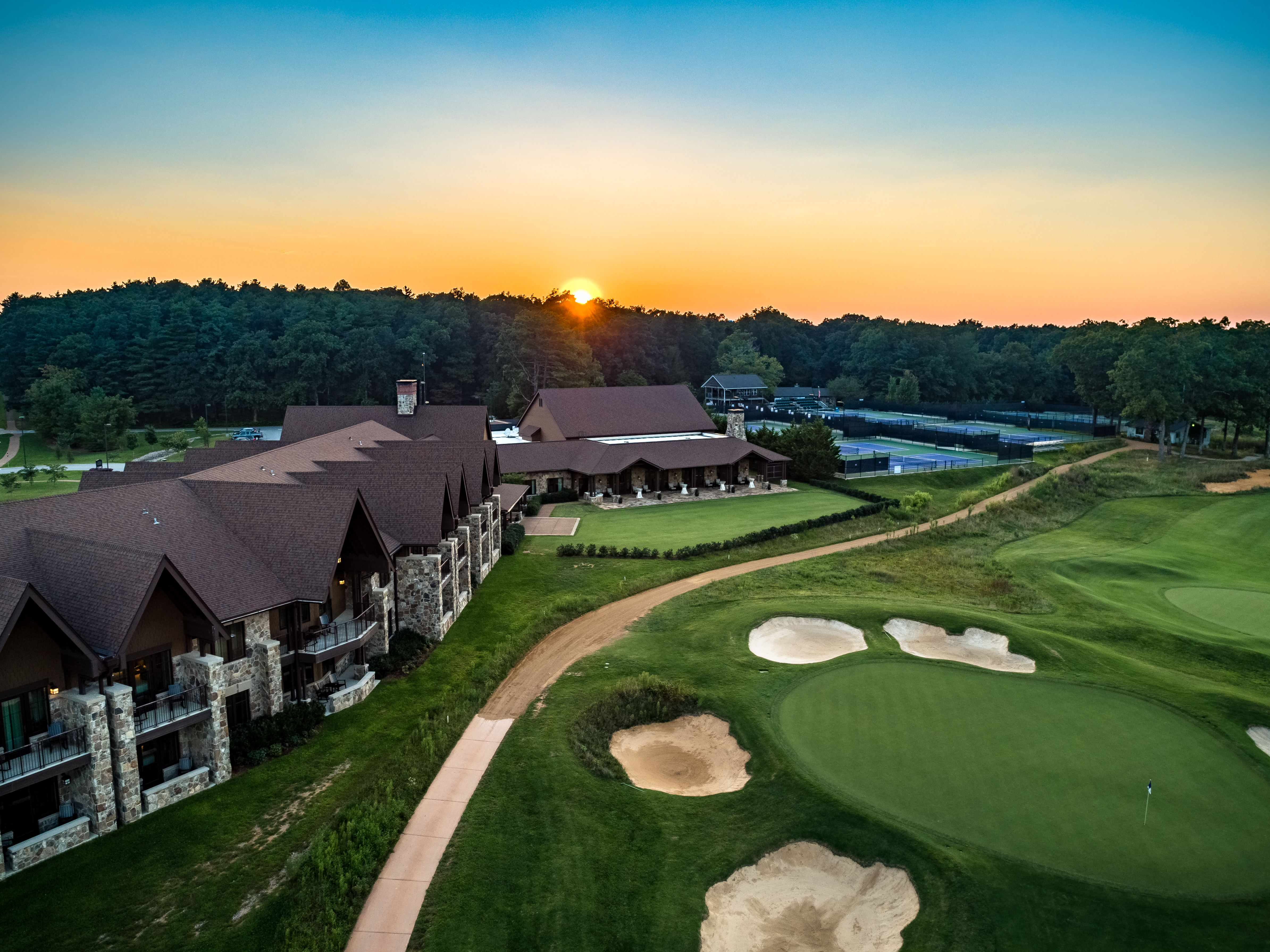 the sewanee inn drone image